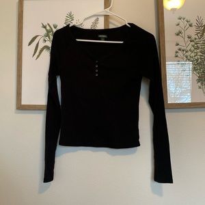 V-neck button long sleeve